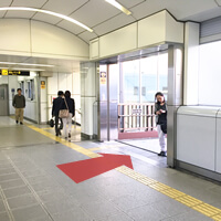 大阪市営地下鉄中央線「朝潮橋」駅下車後、④出口（右）にお進み下さい。